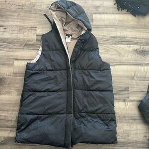 Reversible long puffer vest